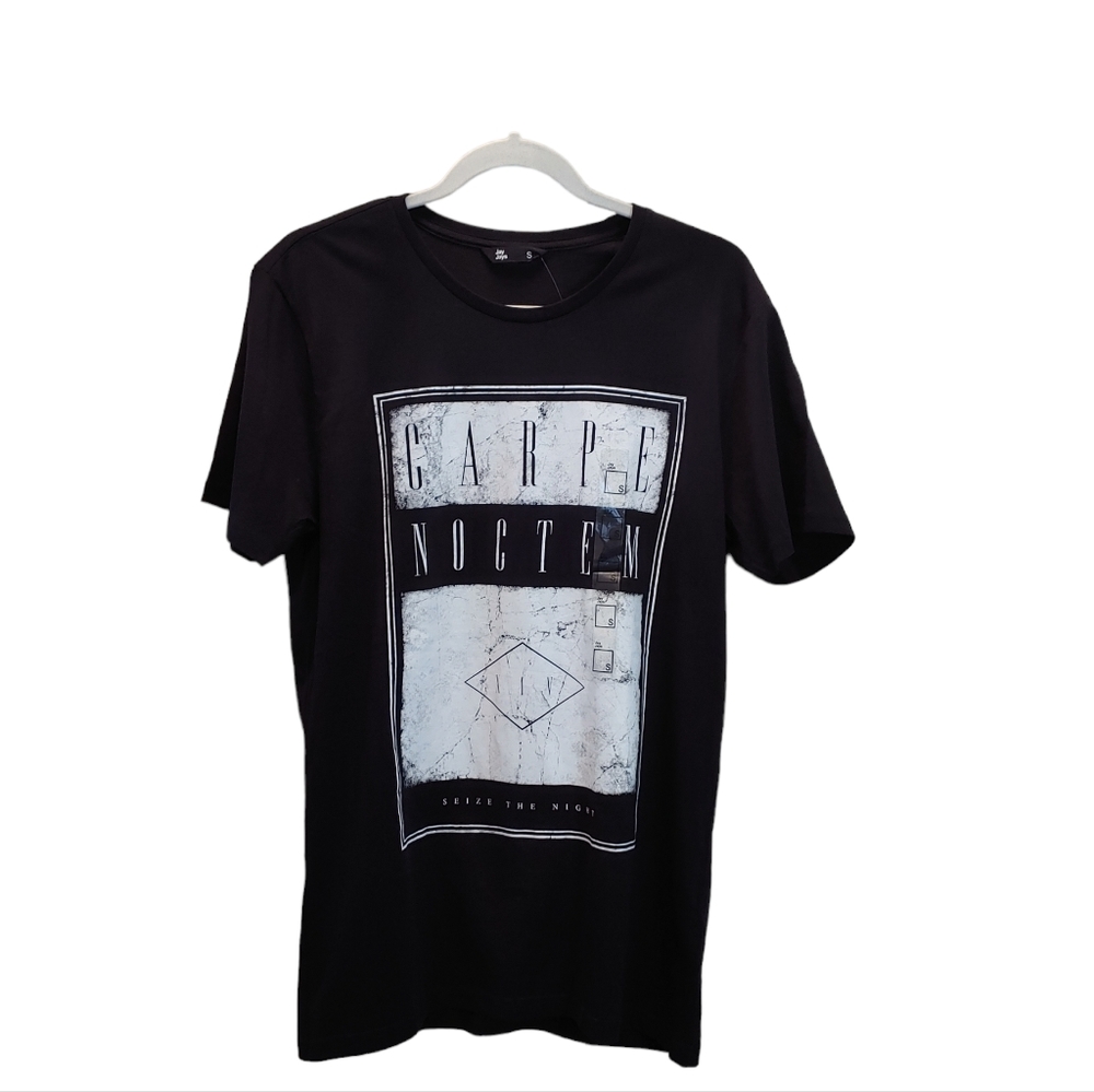 Grunge goth men's carpe noctem print casual black short sleeve shirt Small NWT